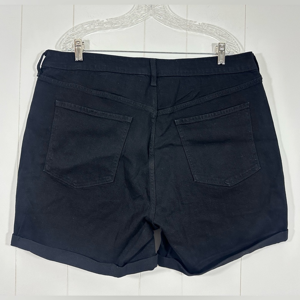 NWT Old Navy Women's Wow Cuffed Jean Shorts Size 18 Black Denim High Rise - Picture 2 of 7